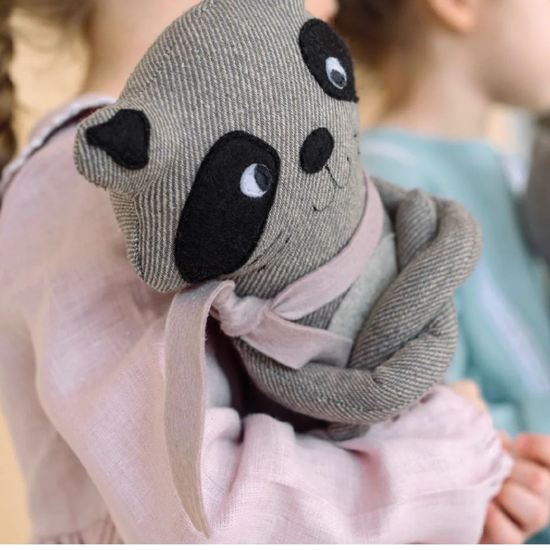doudou bebe compagnon bienveillant douillet