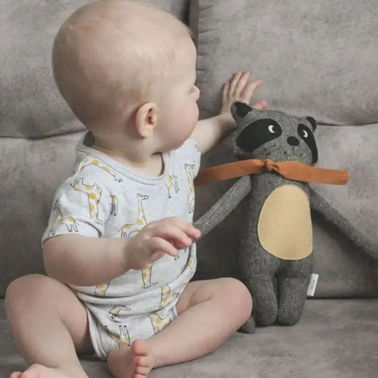 doudou bebe compagnon fidele silencieux