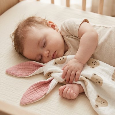 doudou lapin rose ours enveloppant