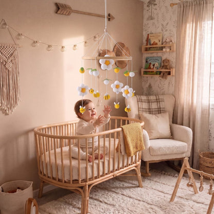 mobile bebe abeille jaune compagnon agreable