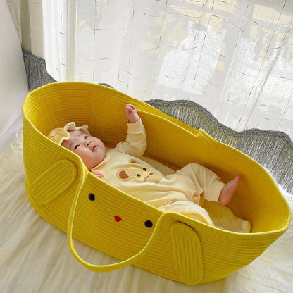 reducteur de lit pour bebe panier jaune espace confortable