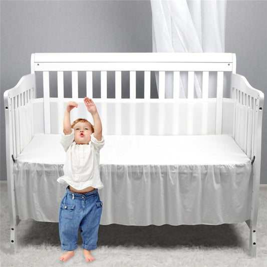 tour de lit respirant bebe heureux