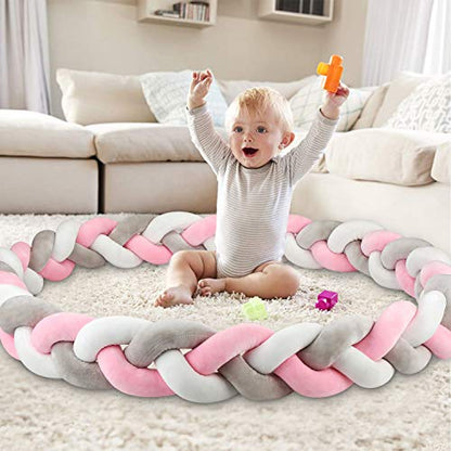 tresse de lit bebe enfant heureux