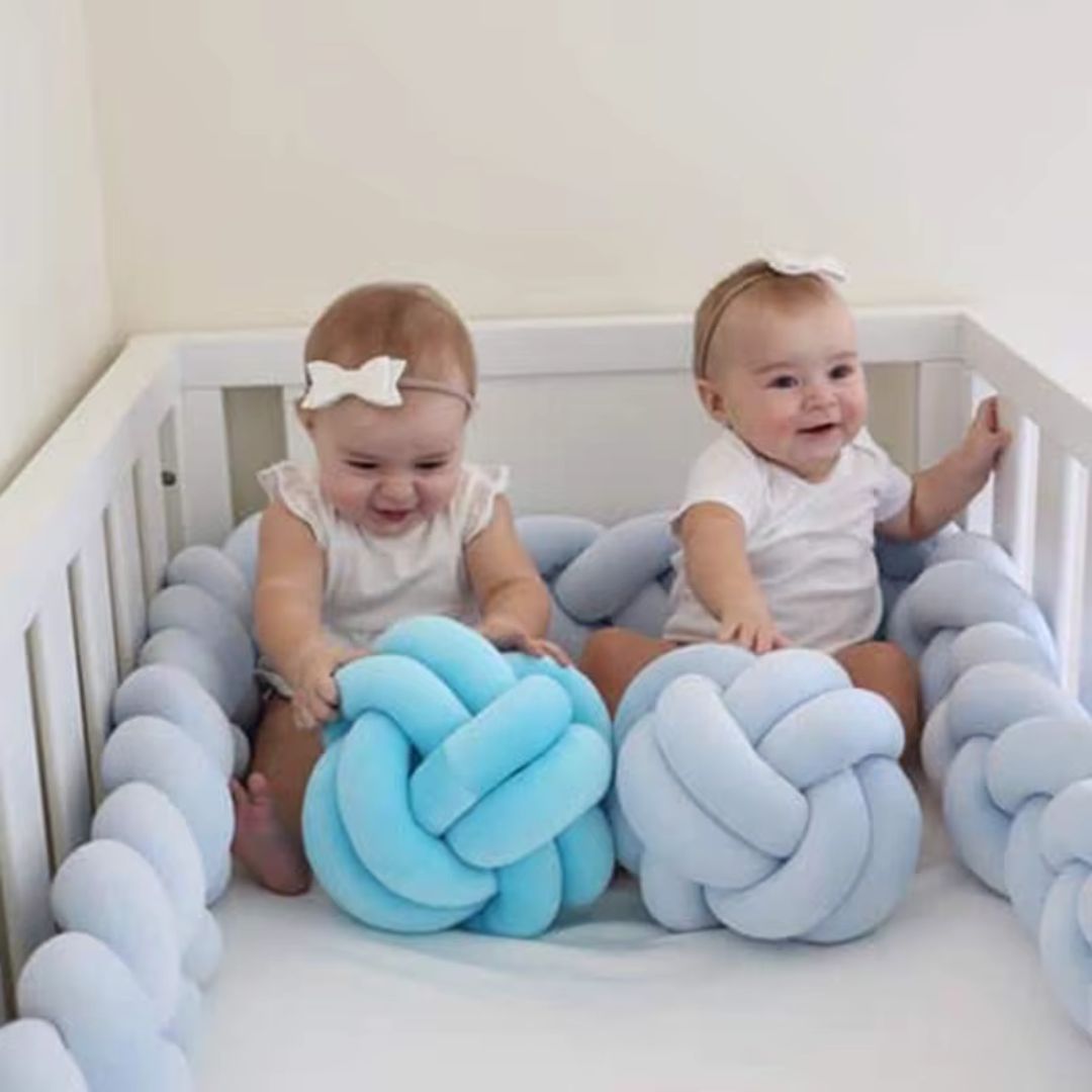 tresse de lit bebe paisiblement installe