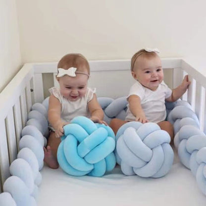 tresse de lit bebe paisiblement installe